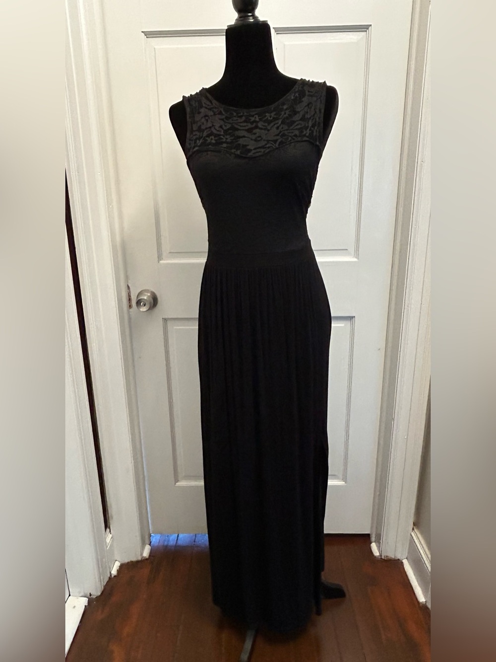 One clothing medium women dress black sleeveless lace floral classy long casual